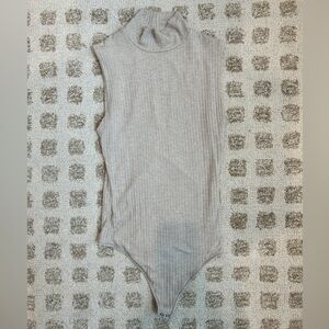 Abercrombie & Fitch Ribbed Sleeveless Mock Neck Top - Light Beige